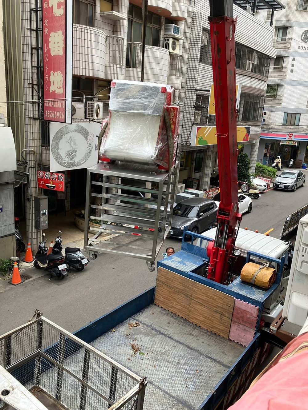 西區商家門市設備遷移6