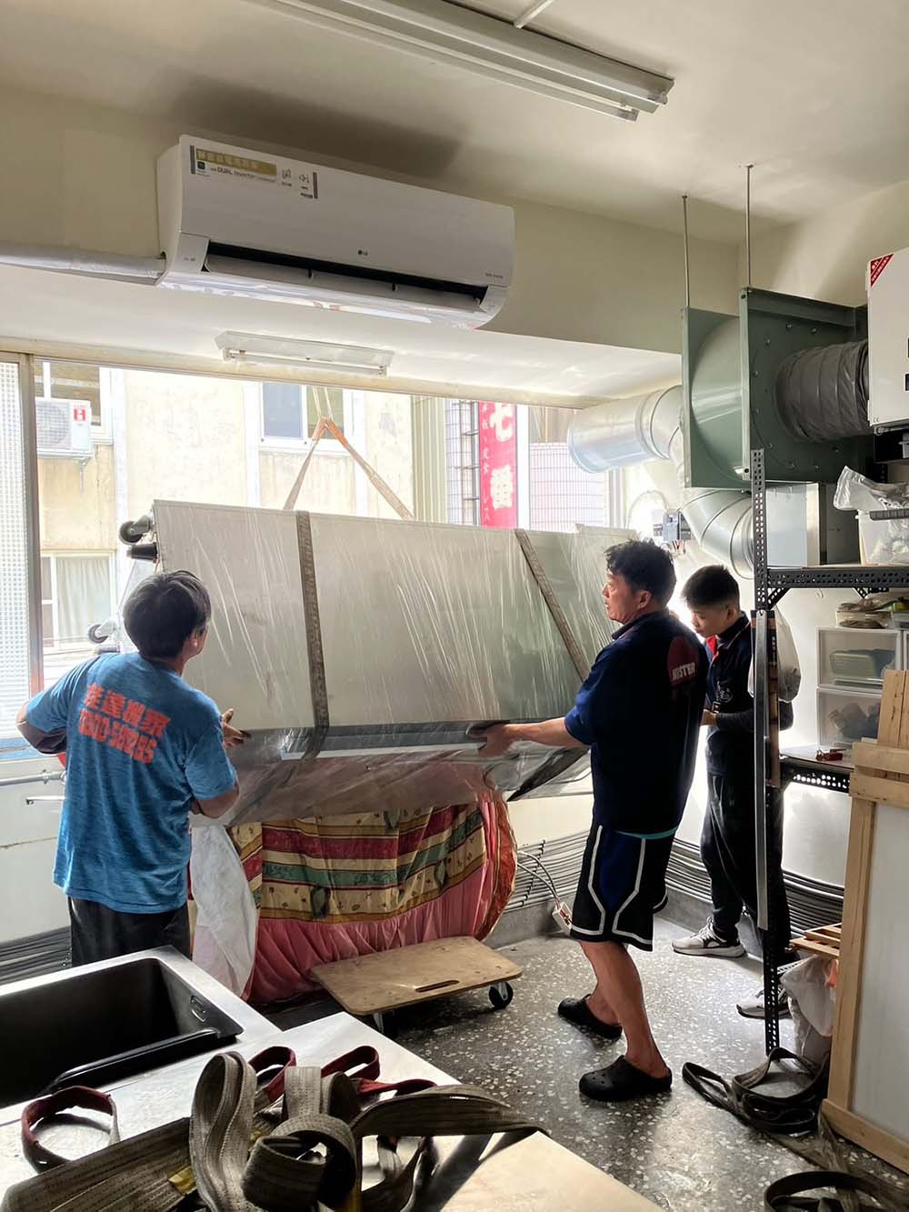 西區商家門市設備遷移11